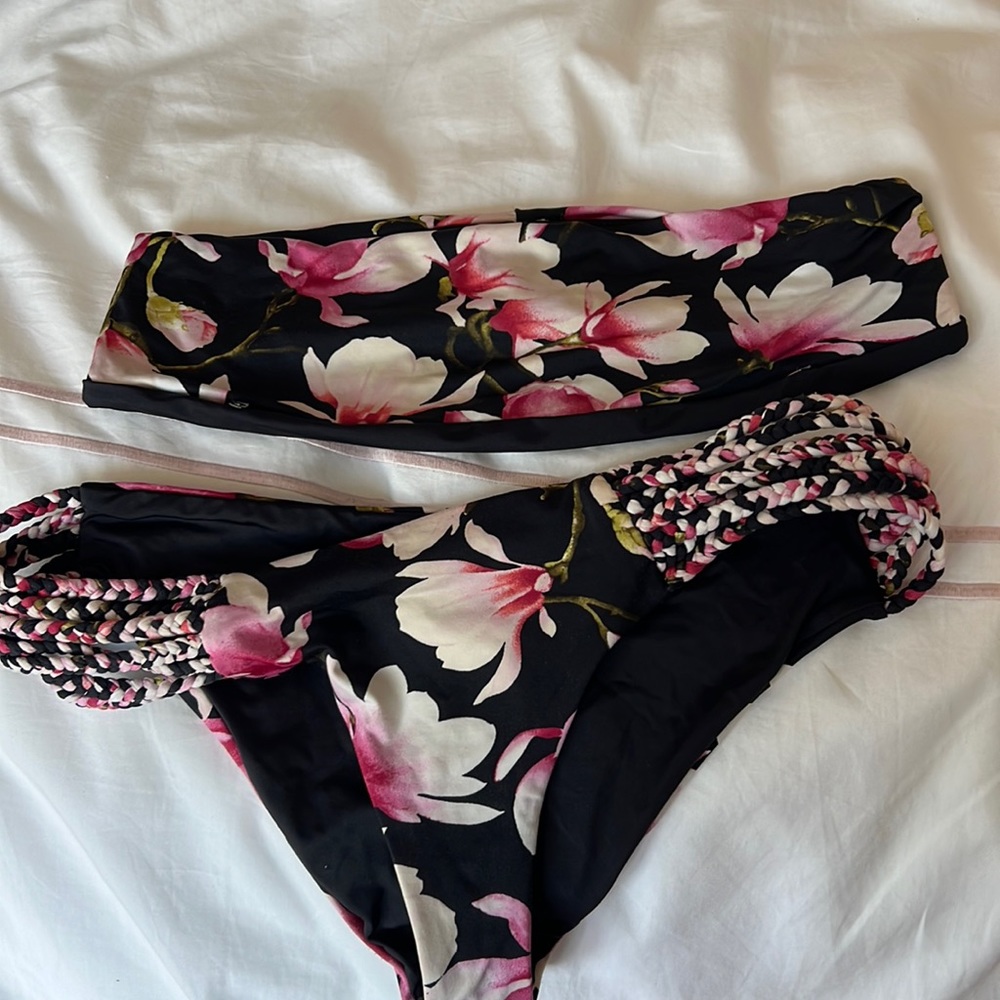 Frankies bikinis set